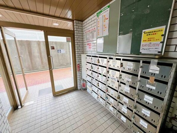 エルコ若松町マンションの物件外観写真